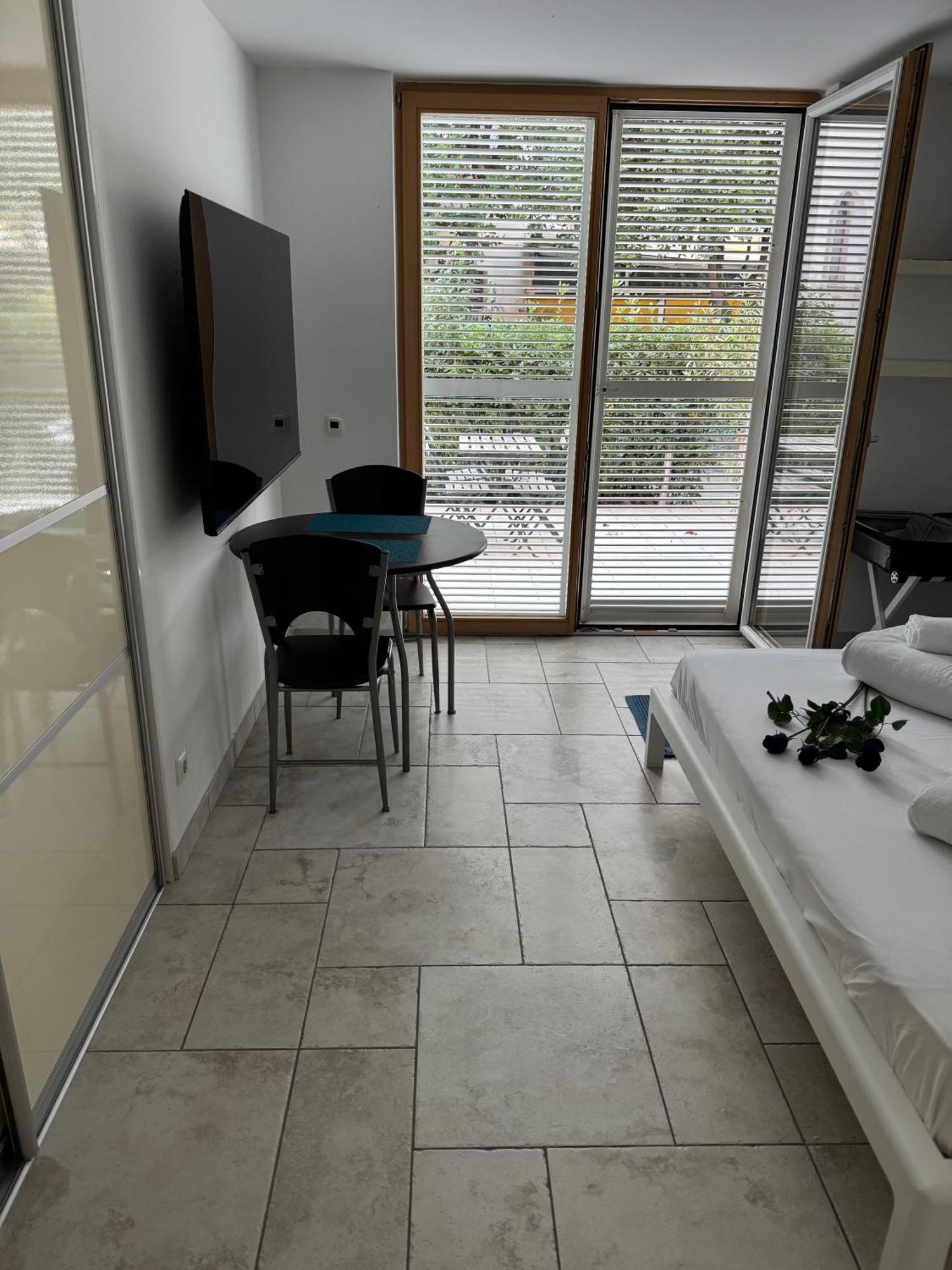 Anabella Apartment อิซอลา ภายนอก รูปภาพ